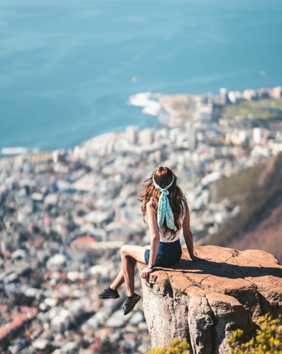 pexels-taryn-elliott-3889687 woman starting a new life