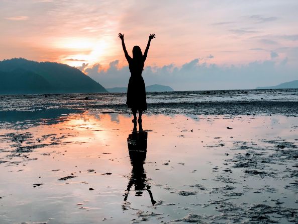 woman-in-sunset